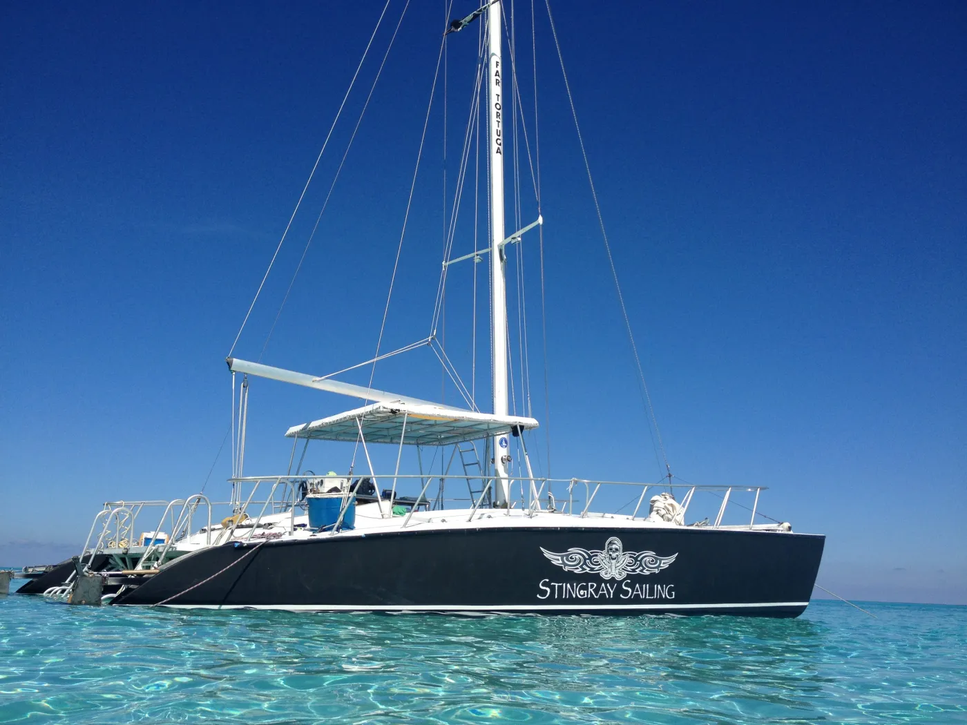Far Tortuga, the Stingray Sailing catamaran